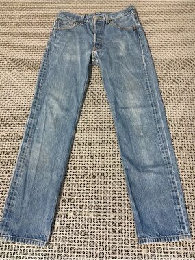 2007 Levi's 501 Med/Dark Wash Button-Fly Straight-Leg Blue Jeans
